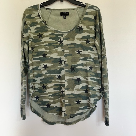 Womens Lucky Brand Scoop Neck Top Shirt Green Camo Thermal Waffle Raw Edge Small - Picture 1 of 7